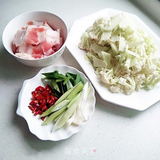Stir-fried Cauliflower with Pork Belly recipe