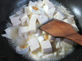 Boiled Tofu with Salted Duck Eggs, Seafood and Mushrooms recipe