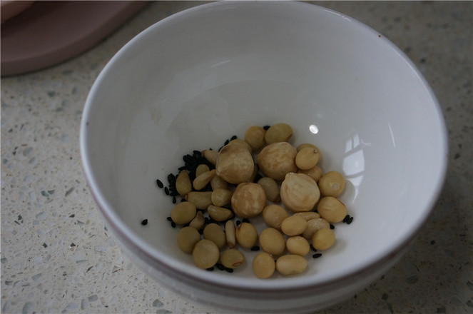 Nut Sesame Soy Milk recipe