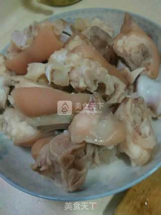 Delicious and Gourmet---lao Gan Ma Roasted Pork Knuckles recipe