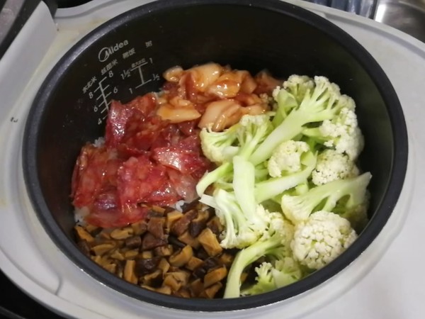 Cantonese Style Barbecued Pork Rice in Claypot (rice Cooker Version) recipe