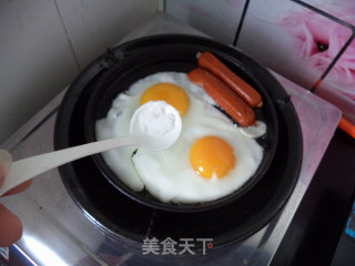 Sizzling Black Pepper Sausage and Eggs recipe