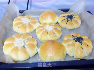 [yiru's Private House Baking] My Favorite is Red Bean Paste---patterned Red Bean Paste Bread recipe