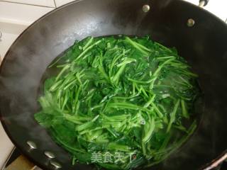 Spinach with Sesame Sauce recipe