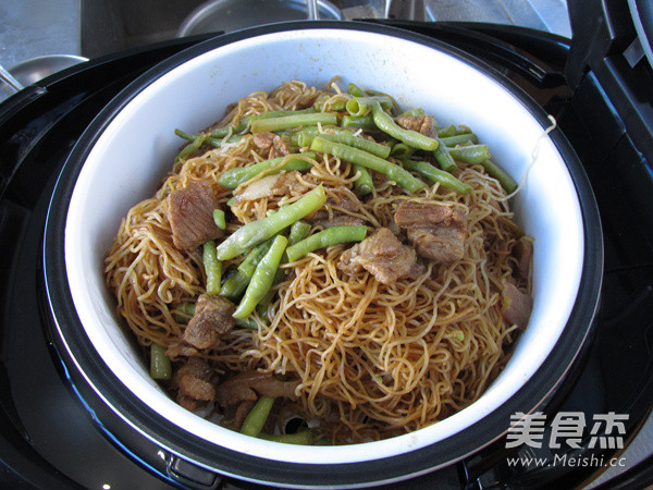 Steamed Lom Noodles with Cowpeas recipe