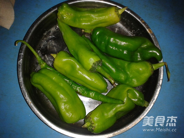 Stir-fried Meatballs with Green Peppers recipe