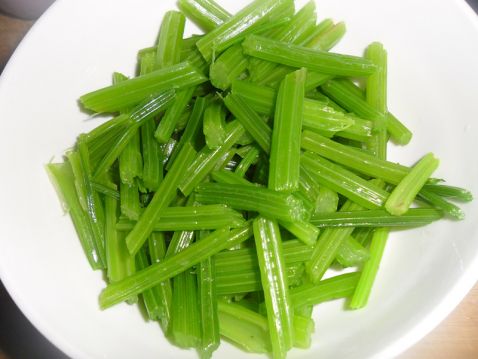 Celery Mixed with Soybeans and Peanuts recipe