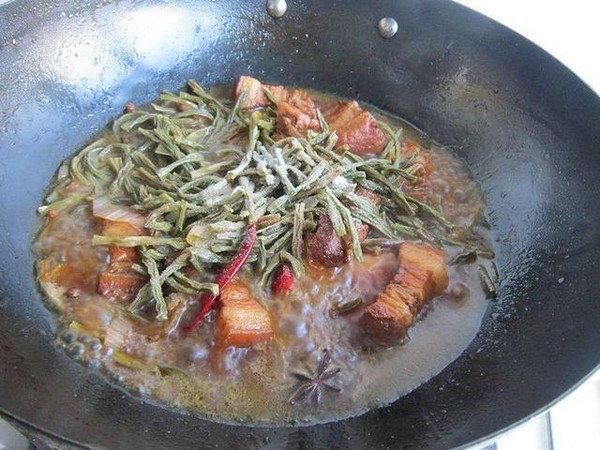 Braised Pork with Dried Beans recipe