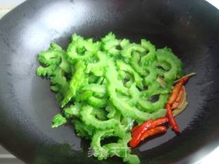 Stir-fried Bitter Gourd with Cured Pig Ears recipe