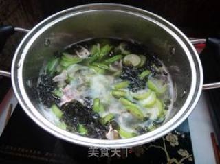 Seaweed and Loofah Lean Pork Soup recipe