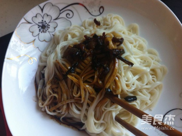 Noodles with Dried Scallops, Dried Scallion and Scallion Oil recipe