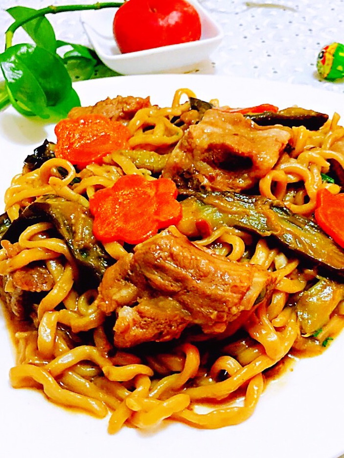 Braised Noodles with Spare Ribs and Eggplant