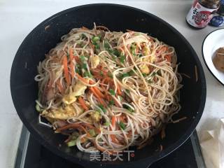 Stir-fried Bacon Rice Noodles with Mushroom and Black Bean Sauce recipe