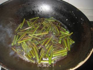 Stir-fried Bracken with Bacon recipe