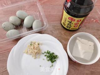 Tofu with Preserved Egg recipe
