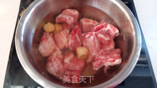Stewed Ribs with Ginkgo-nourishing Yin and Moisturizing Dryness, Nourishing Lungs and Nourishing Stomach recipe