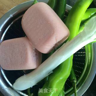 Green Pepper Luncheon Meat Buns recipe