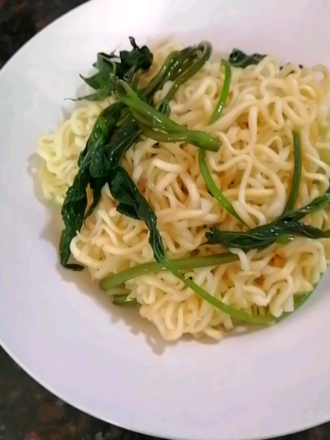 Fried Noodles with Sweet Potato Leaves recipe