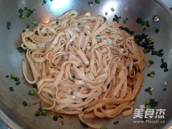 Stir-fried Hor Fun with Soy Sauce recipe