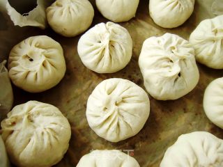 Home-cooked Staple Food-stuffed Buns with Cucumber and Green Pepper recipe