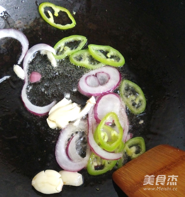 Spicy Stir-fried Clam Seed recipe
