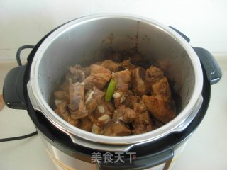 Pressure Cooker Potato Stewed Pork Ribs recipe