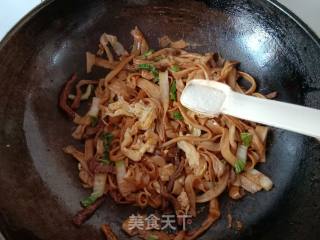 Fried Hor Fun with Yak Beef and Vegetables recipe