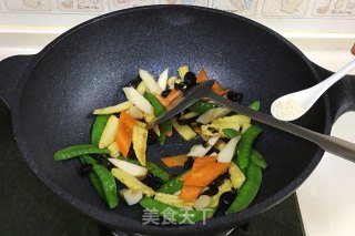 Stir-fried Seasonal Vegetables with Baby Corn recipe