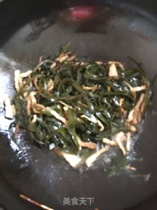 Stir-fried Shredded Kelp with Pork recipe