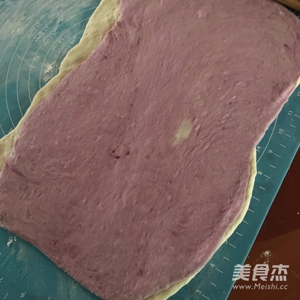 Purple Sweet Potato Two-color Steamed Buns recipe