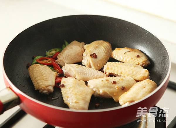 Pepper Flavored Chicken Wings recipe