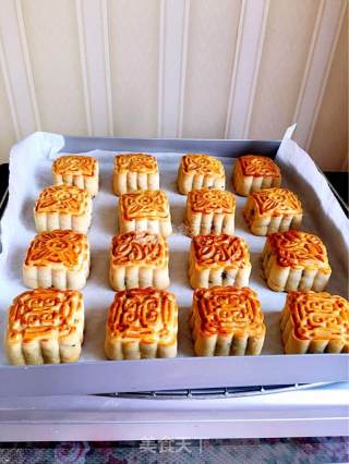 Bean Paste and Egg Yolk Mooncakes recipe