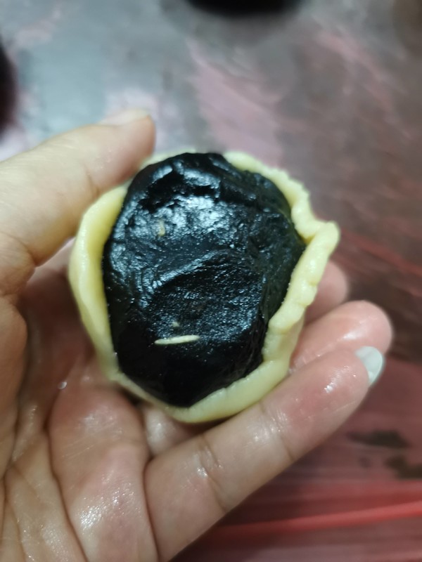 Cantonese Mooncake with Five Nuts and Black Sesame recipe