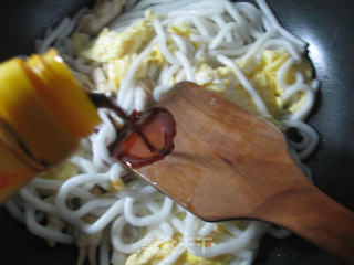 Fried Potato Vermicelli with Egg Clams recipe