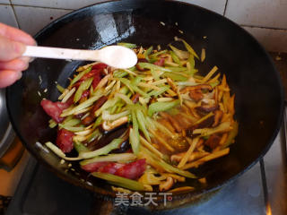 Fried Sausage with Fresh Bamboo Shoots recipe