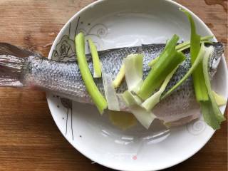 Simple and Delicious Steamed Sea Bass recipe