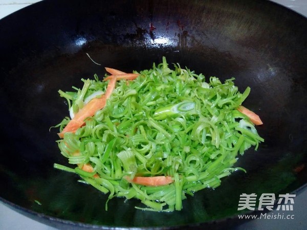 Fried Squid Head with Celery recipe