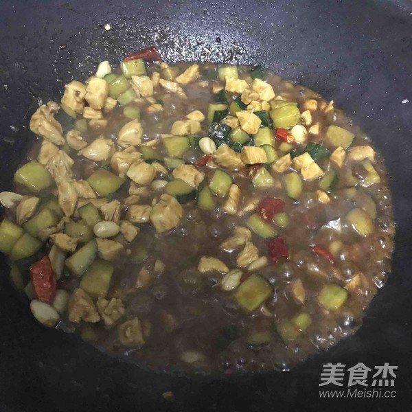 Stir-fried Chicken with Sauce recipe