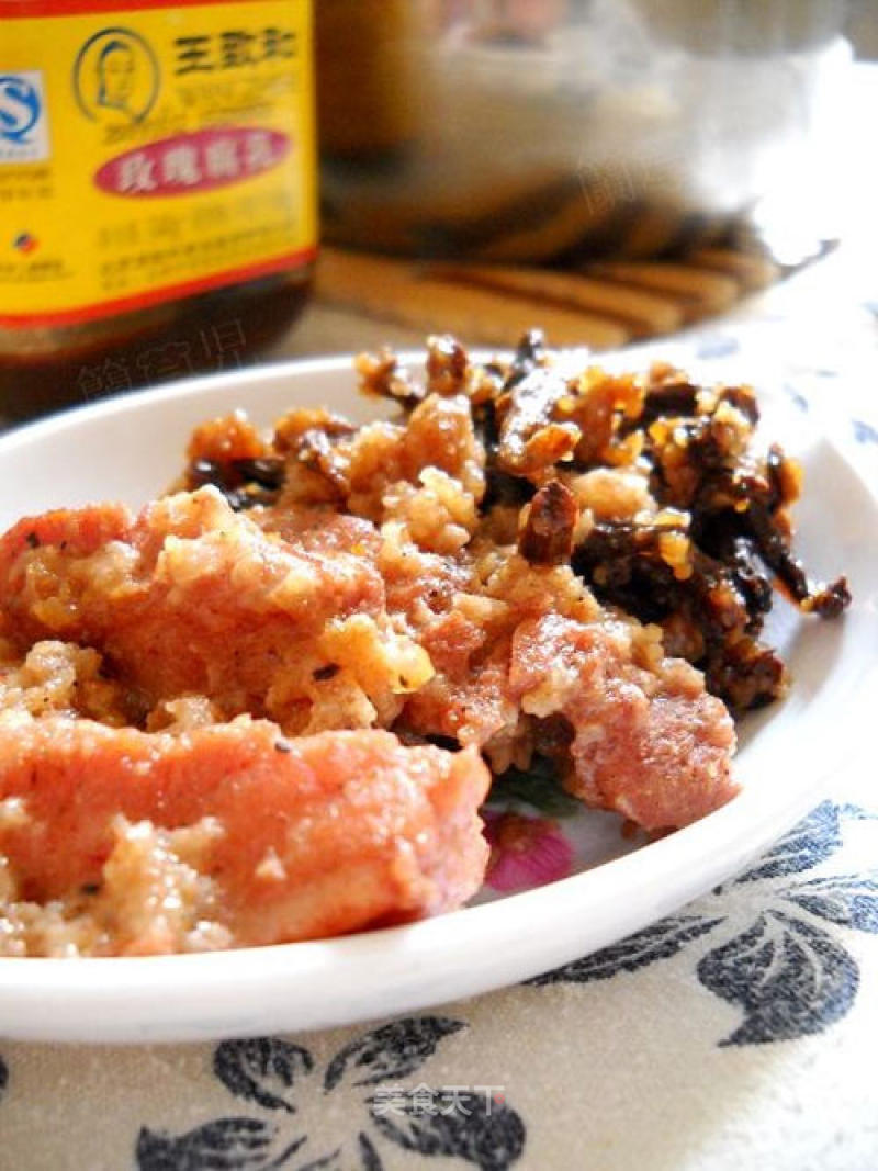 Steamed Fermented Bean Curd Pork with Dried Carob Powder