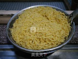 Fried Egg Noodles (with Tomato Sauce) recipe