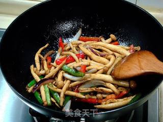 Stir-fried "dry Stir-fried Mushrooms" recipe