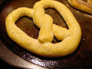 Sea Salt Butterfly Cake Pretzel recipe