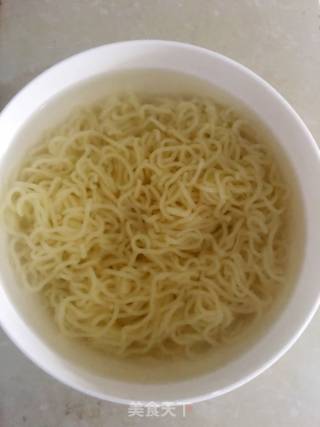 Temptation ~ Fried Instant Noodles with Eggs recipe