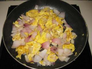 Scrambled Eggs with Onions recipe