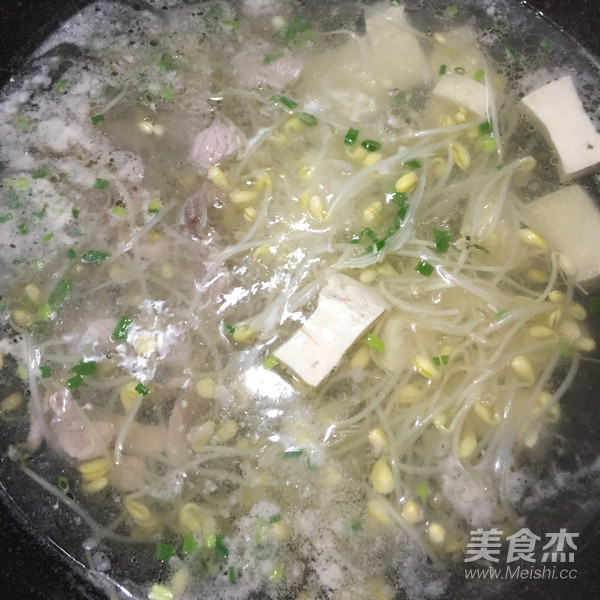 Soybean Sprouts and Meat Soup recipe