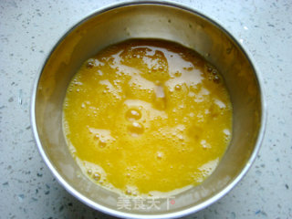 Scrambled Eggs with Garlic Stalks recipe
