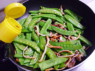Stir-fried Snow Peas with Dried Squid recipe