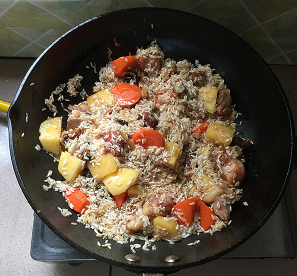 Braised Rice with Pork Ribs and Mixed Vegetables recipe