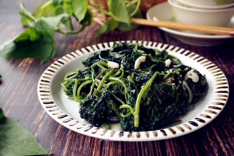 Stir-fried Potato Vine with Garlic