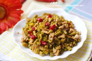Stir-fried Minced Pork with Dried Bamboo Shoots and Capers recipe